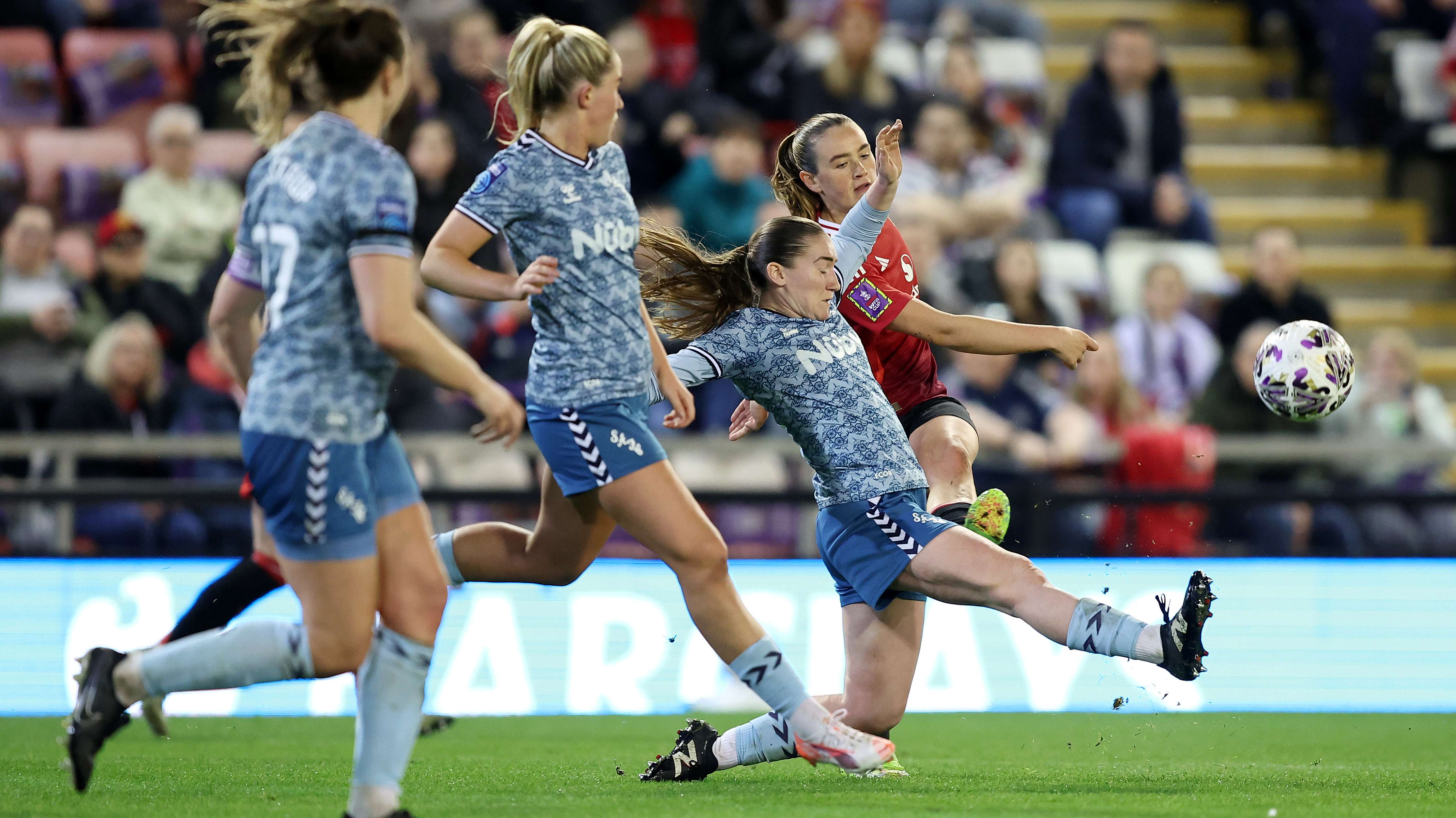 她们的青训 她们的青训